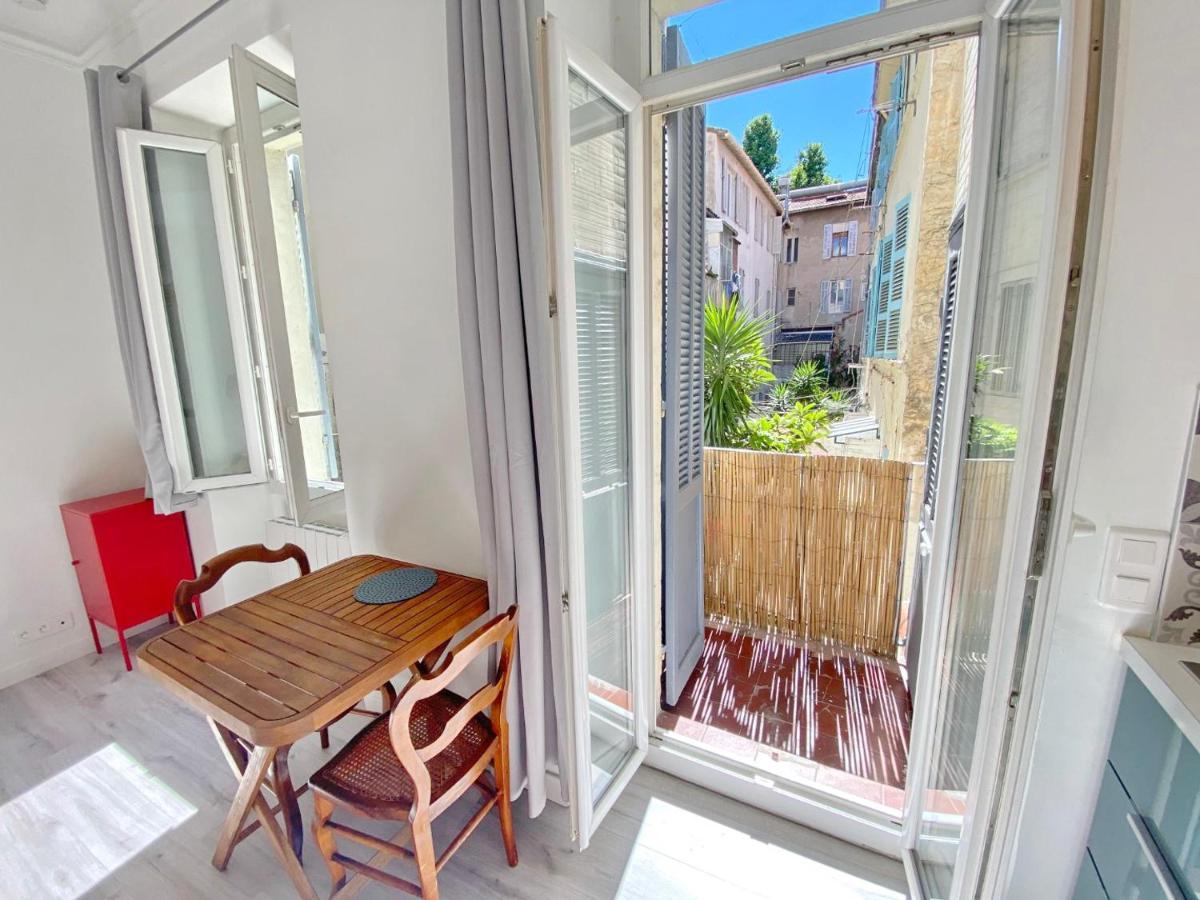 Le Bonheur 1827 Apartment Марсилия Екстериор снимка